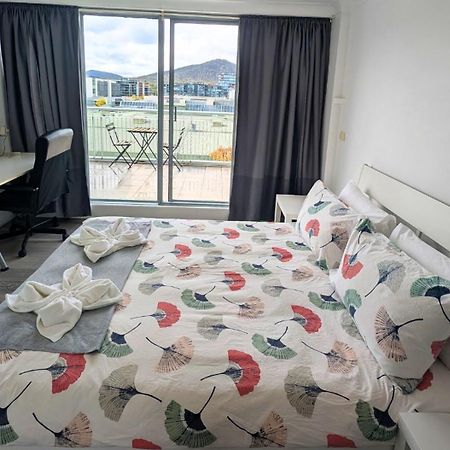Dana-Cozy Private Room In Shared Central Apt-Rm 2 Canberra Exterior photo