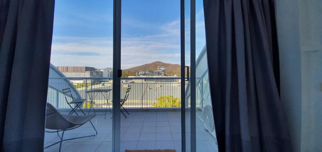 Dana-Cozy Private Room In Shared Central Apt-Rm 2 Canberra Exterior photo
